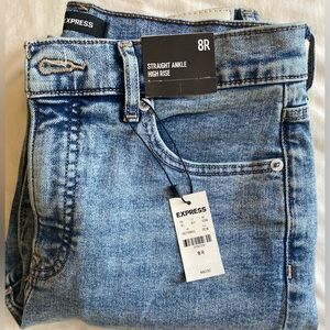 ⬇️NWT Express Jeans Size 8, Women’s